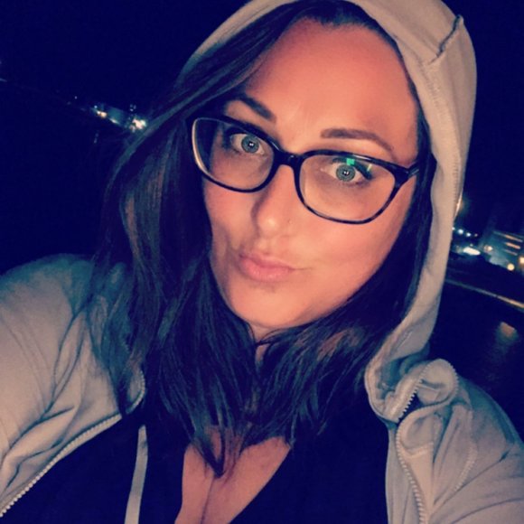 MEET YOUR POSHER, REBECCA - Picture 2 of 13